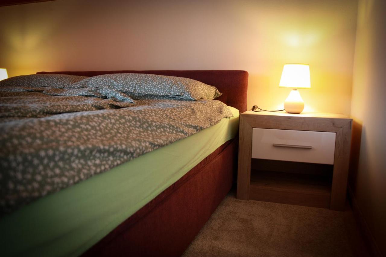 Blue Crystal Apartment Subotica Bagian luar foto