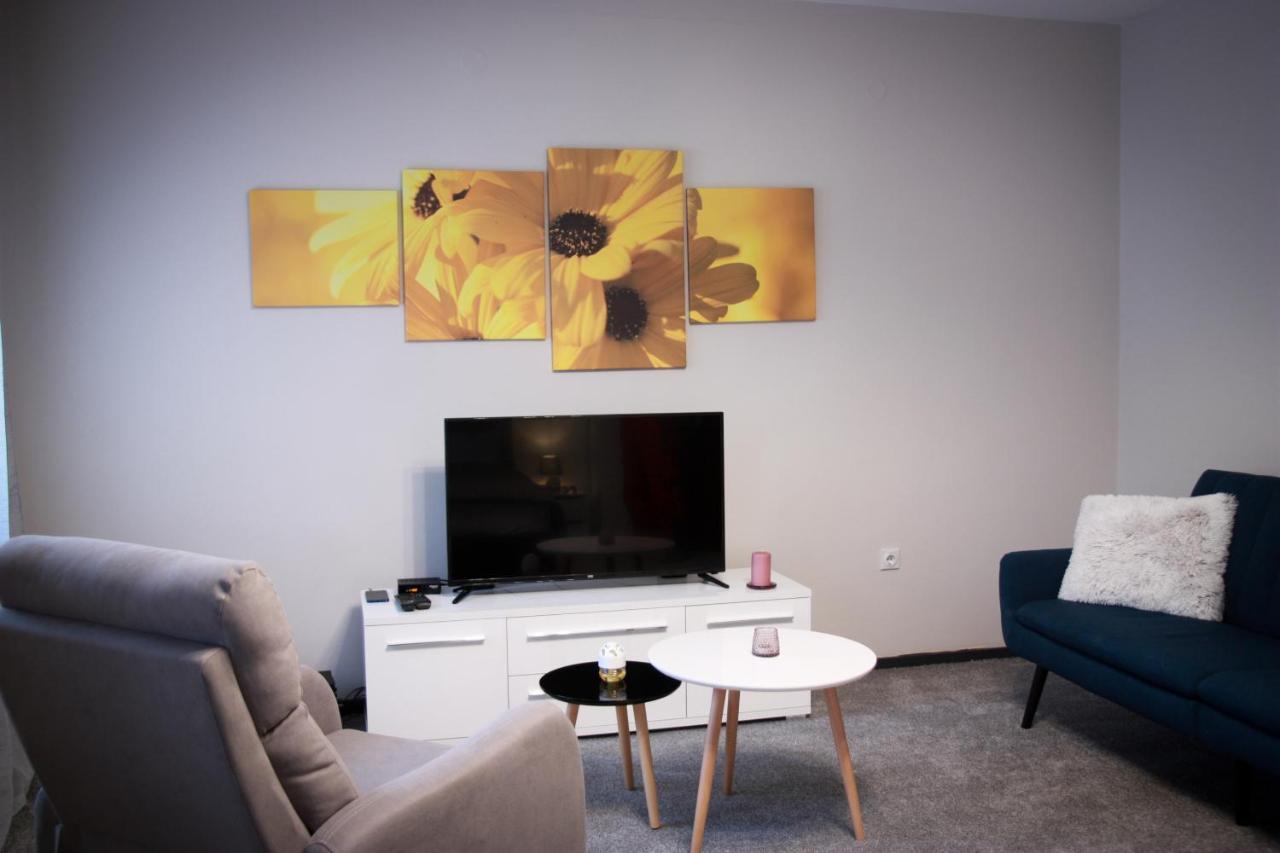 Blue Crystal Apartment Subotica Bagian luar foto